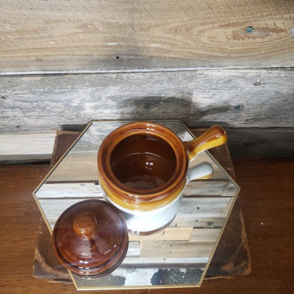 Small Covered Stoneware Soup/Bean Pot with handle. - Picture 3 of 13